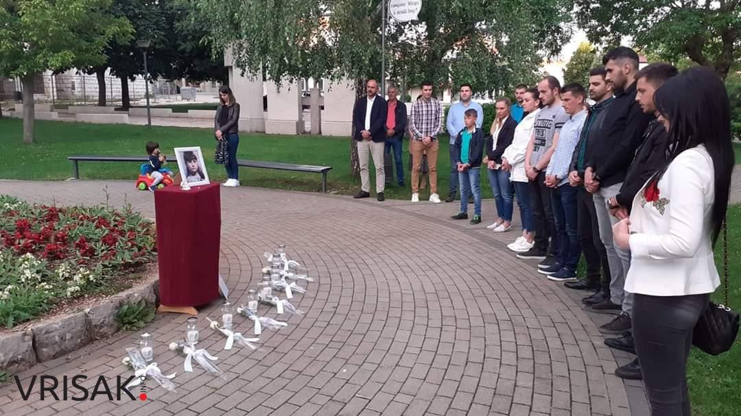 Hrvati diljem BiH, Hrvatske i Europe zapalili svijeće za osam viteških anđela