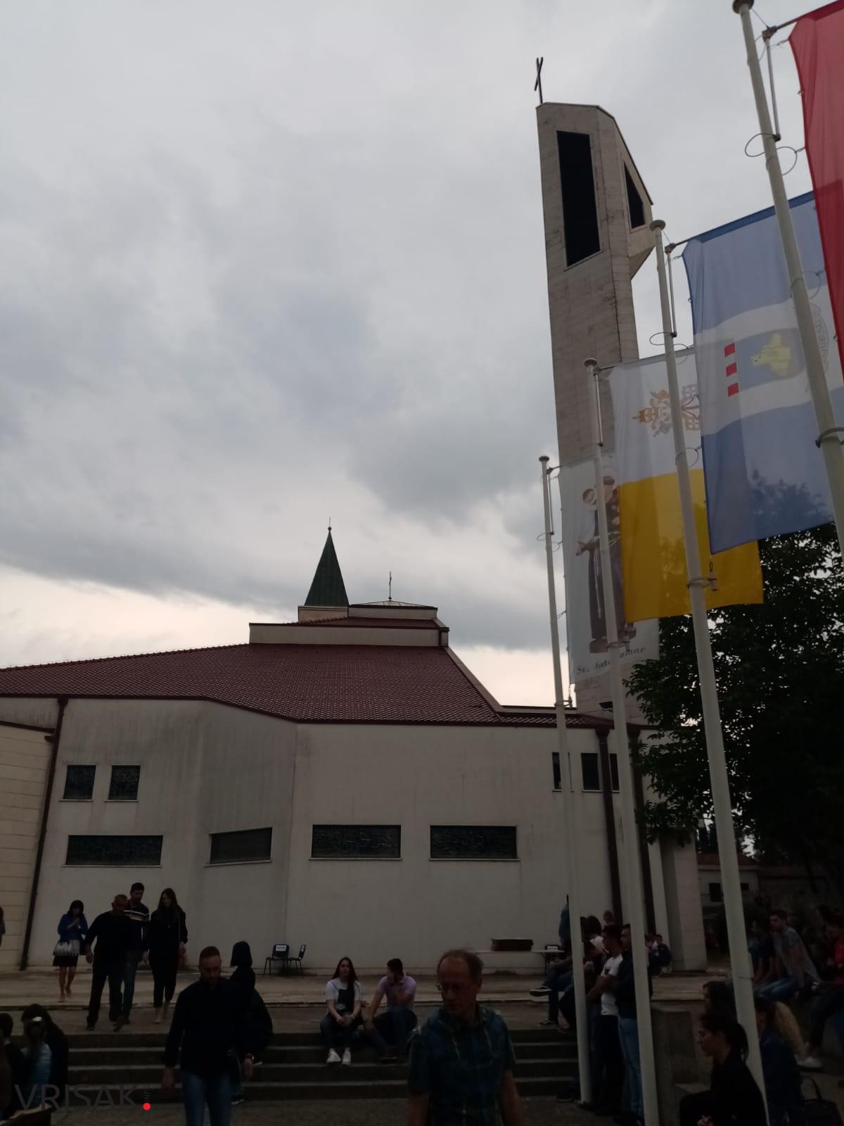 Prva večer devetnice sv. Anti na Humcu (FOTO)