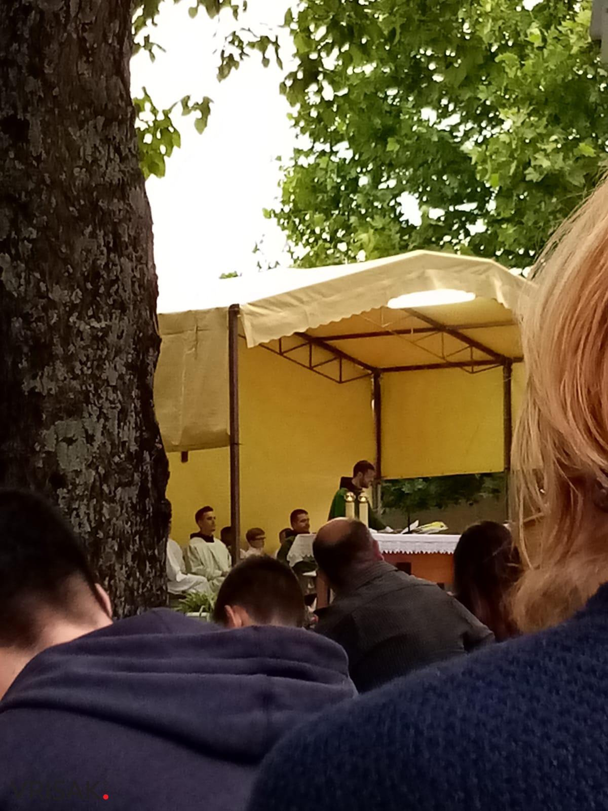 Prva večer devetnice sv. Anti na Humcu (FOTO)