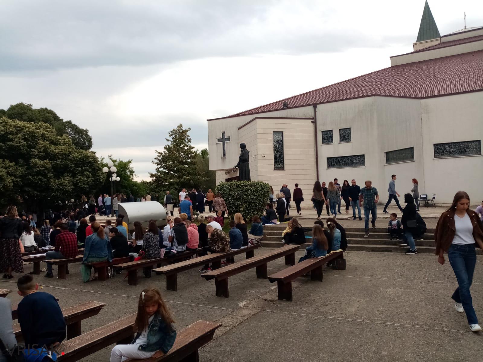 Prva večer devetnice sv. Anti na Humcu (FOTO)