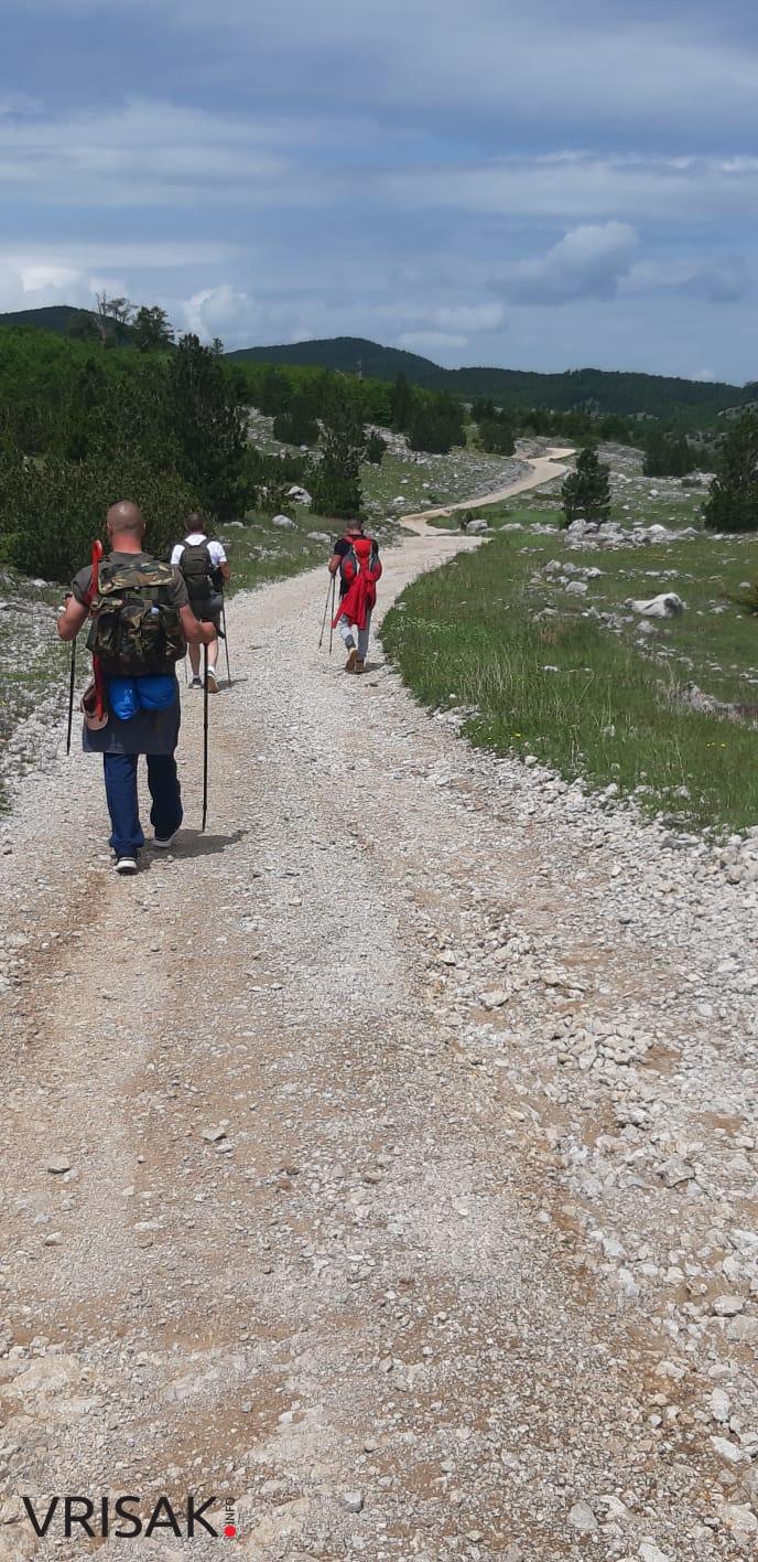 Četiri Širokobriježanina pješačila od Borka do Risovca (FOTOGALERIJA)