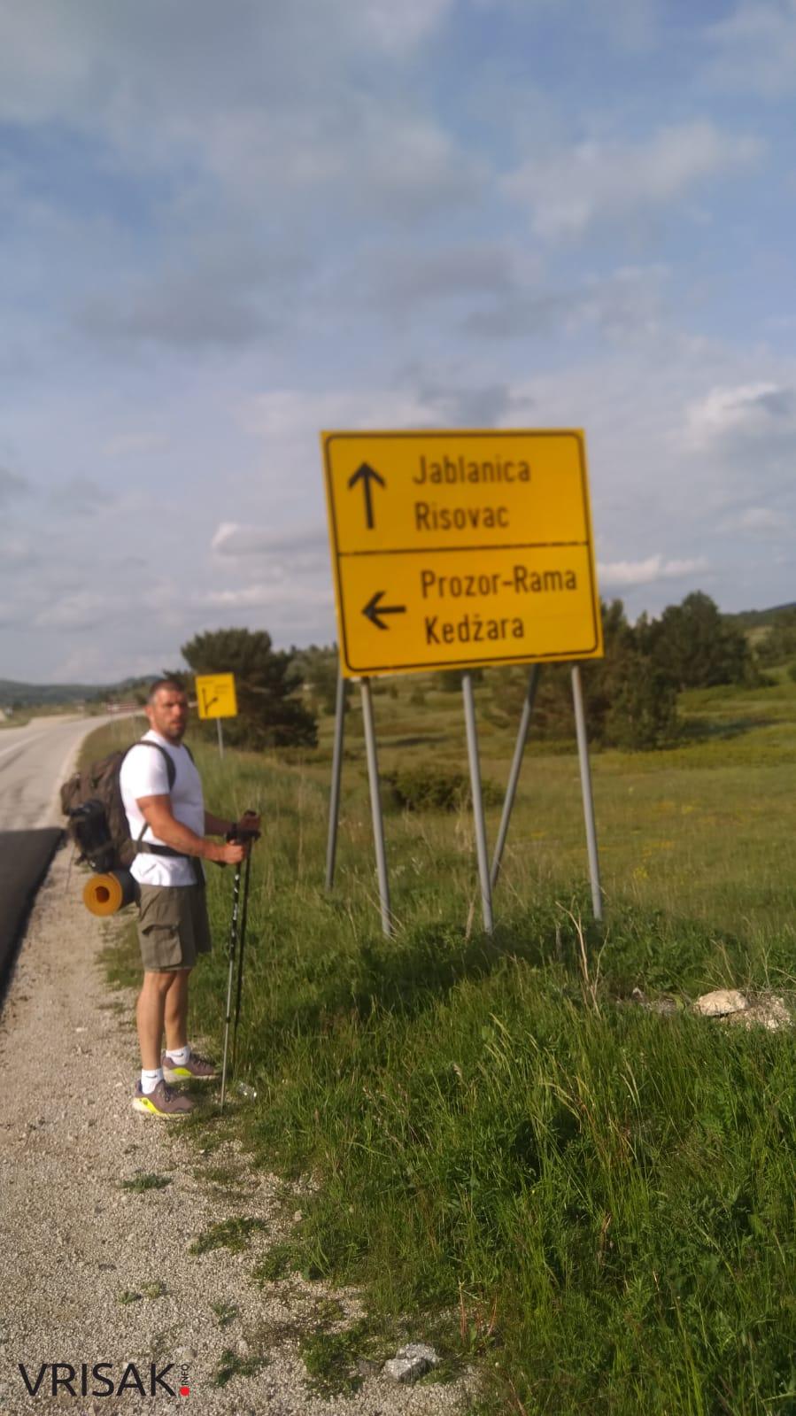 Četiri Širokobriježanina pješačila od Borka do Risovca (FOTOGALERIJA)