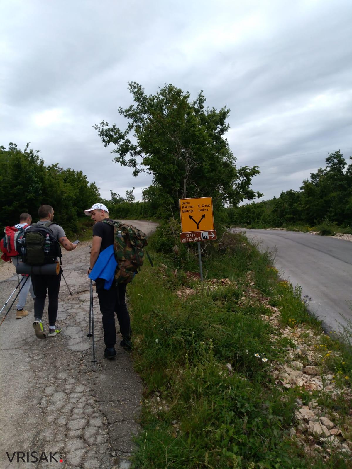 Četiri Širokobriježanina pješačila od Borka do Risovca (FOTOGALERIJA)