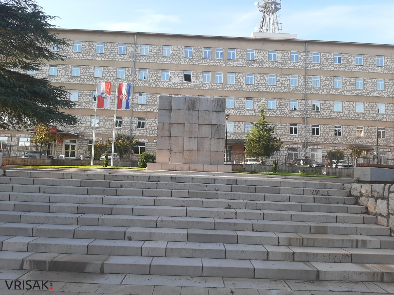 Grude: Suncem obasjan novouređeni Park hrvatskih velikana