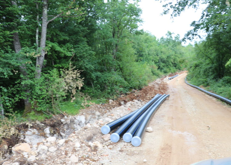 Grad Široki Brijeg nastavlja s investicijama izgradnje vodovoda u Ljubotićima, Dobrkovićima i Knešpolju