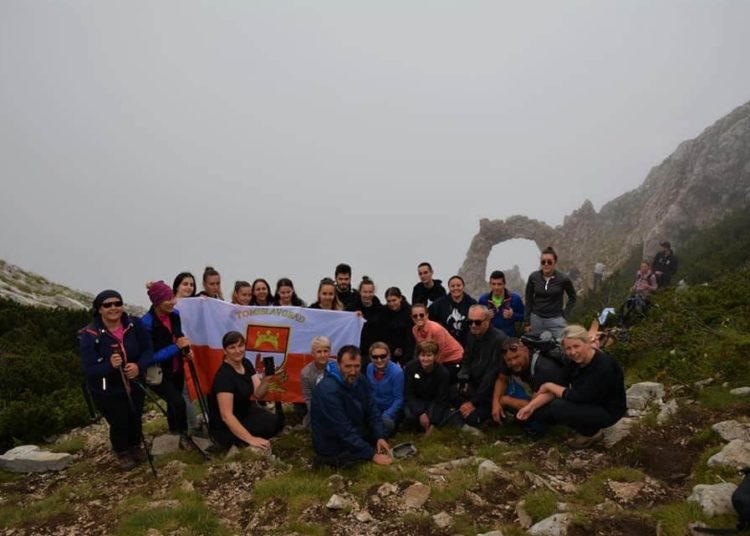 Maturanti gimnazije Marka Marulića Tomislavgrad na opuštajućoj šetnji planinama!