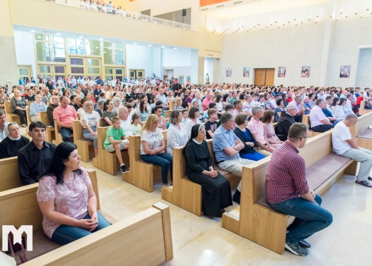 U Mostaru zaređeno četvero đakona