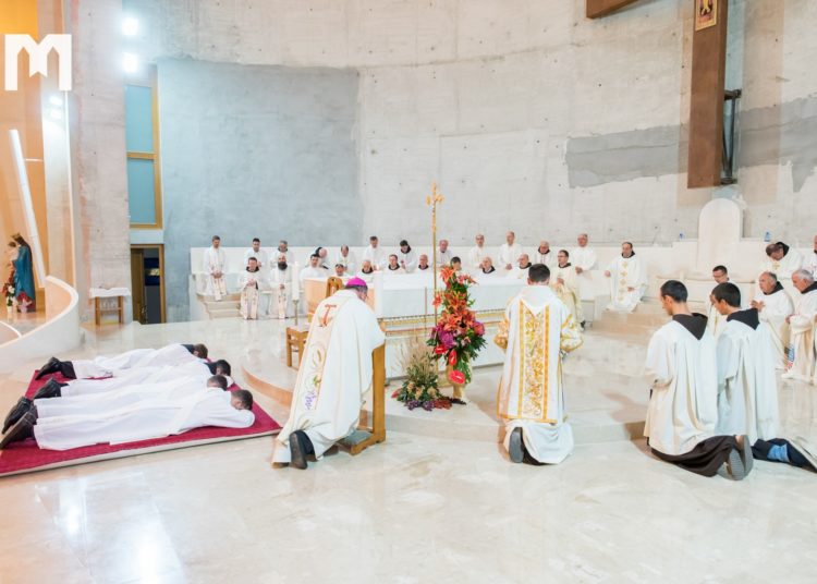 U Mostaru zaređeno četvero đakona