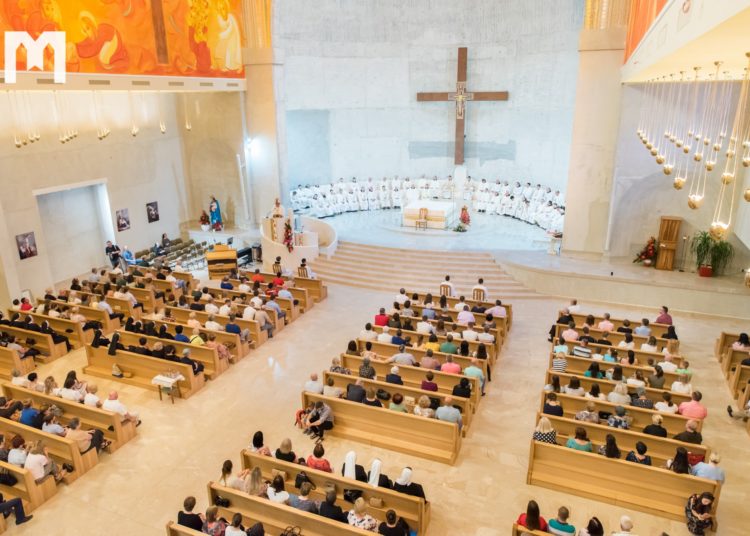 U Mostaru zaređeno četvero đakona