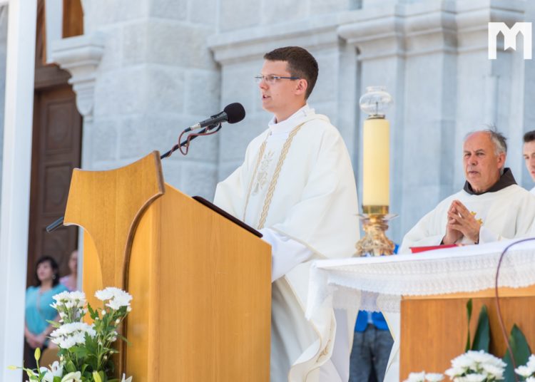 FOTO/ Mlada misa fra Renata Galića