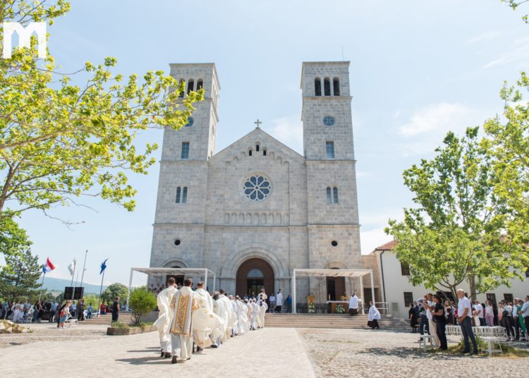 FOTO/ Mlada misa fra Renata Galića
