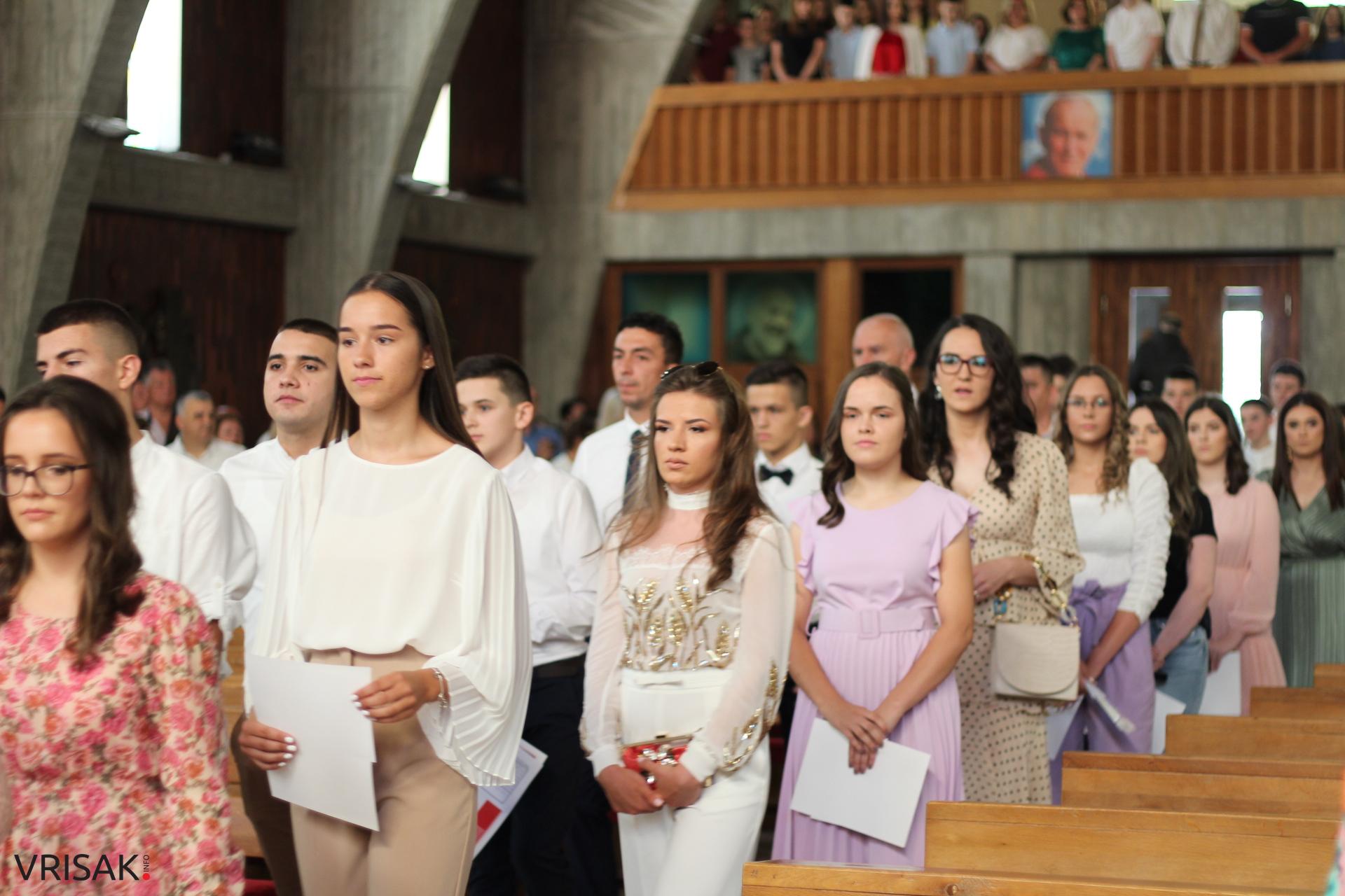 FOTO: Krizma u župi Kočerin