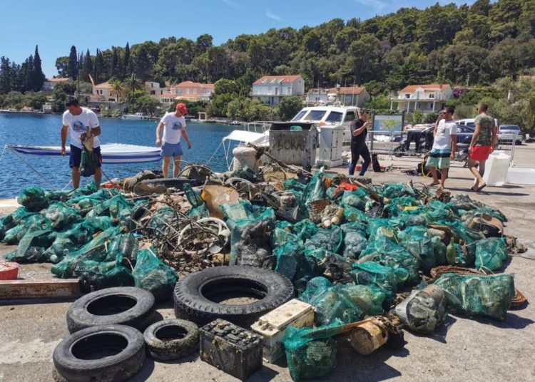 S dna mora u Hrvatskoj izvadili 70 kubika guma, akumulatora i boca