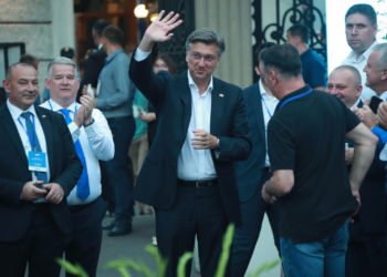 Uvjerljiva pobjeda HDZ-a, potop Restart koalicije