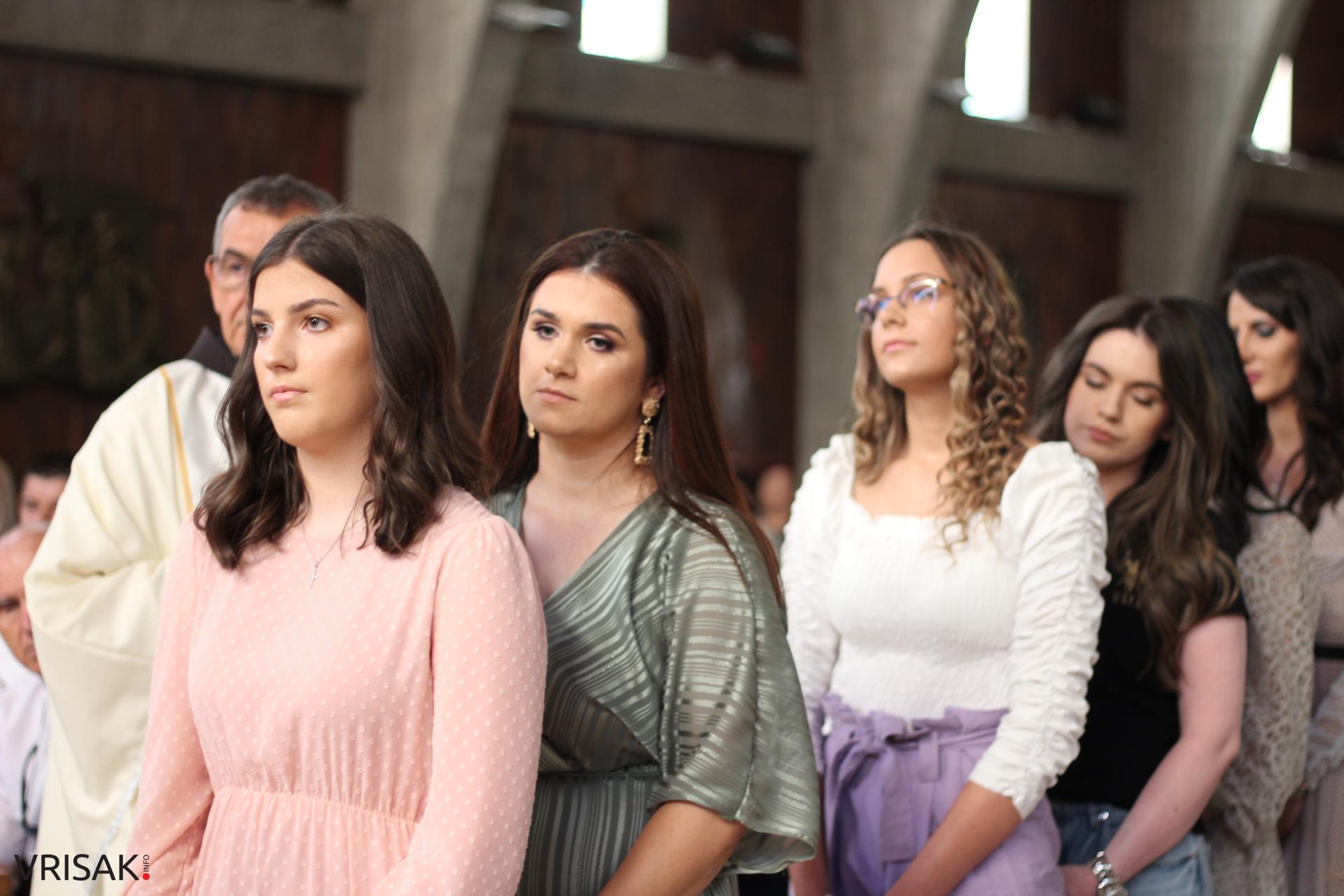 FOTO: Krizma u župi Kočerin