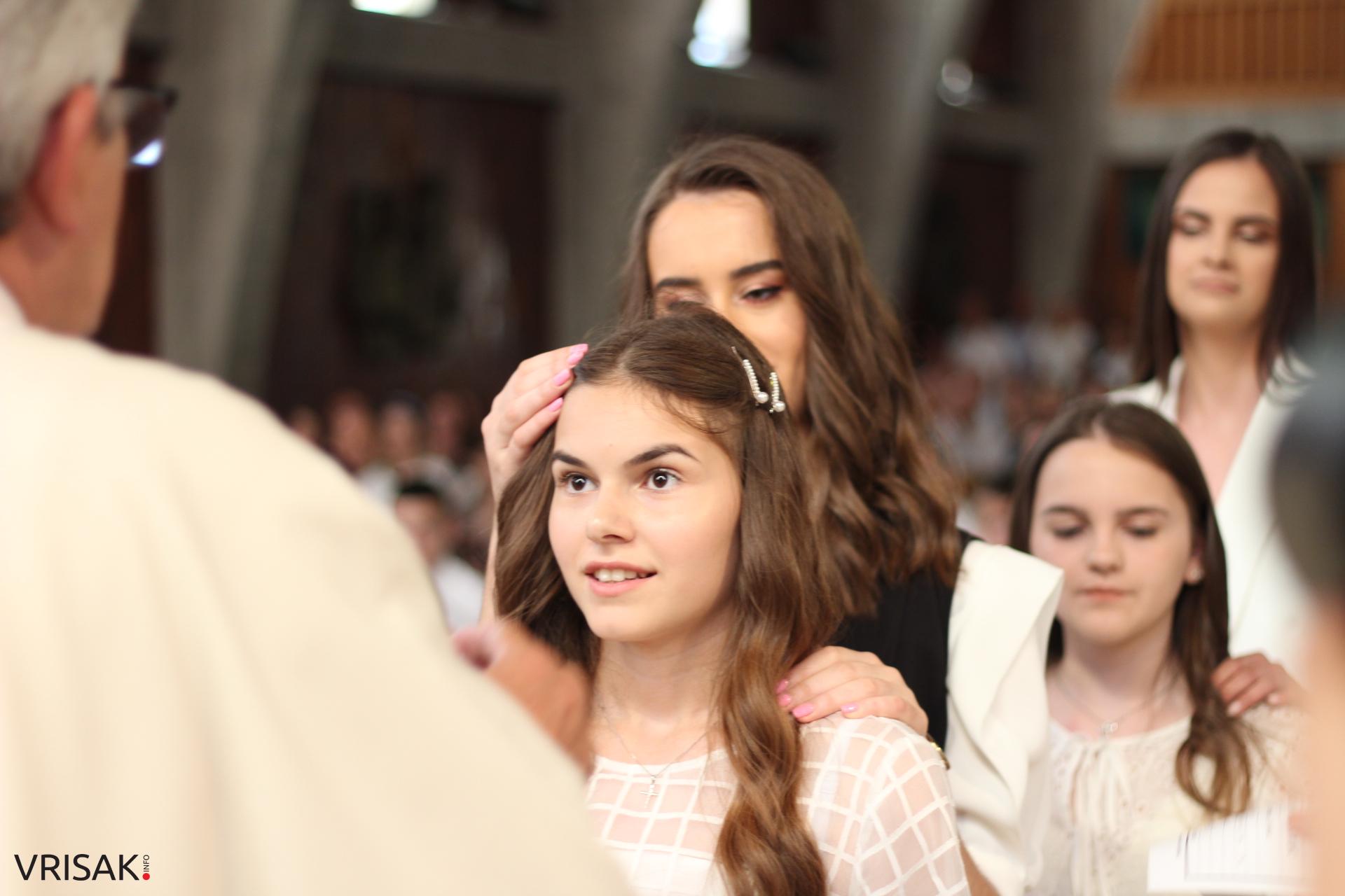 FOTO: Krizma u župi Kočerin