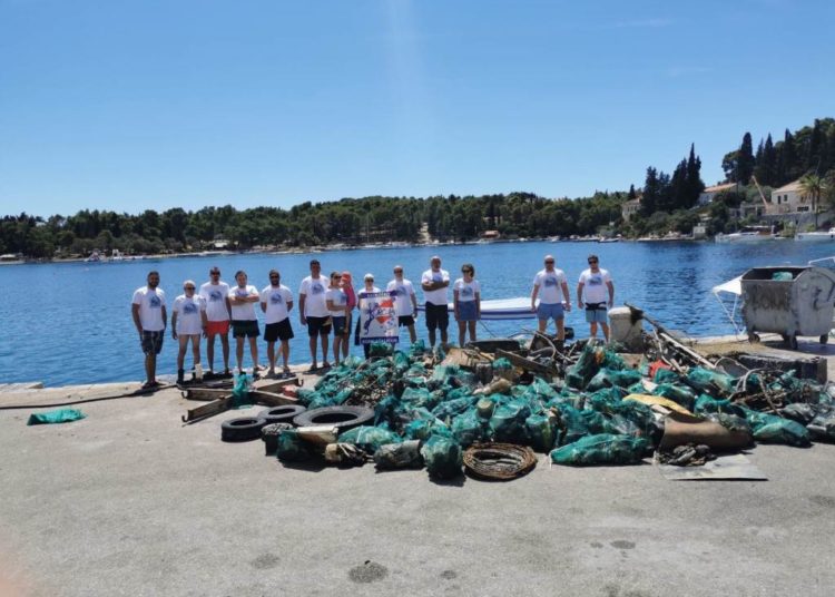 S dna mora u Hrvatskoj izvadili 70 kubika guma, akumulatora i boca