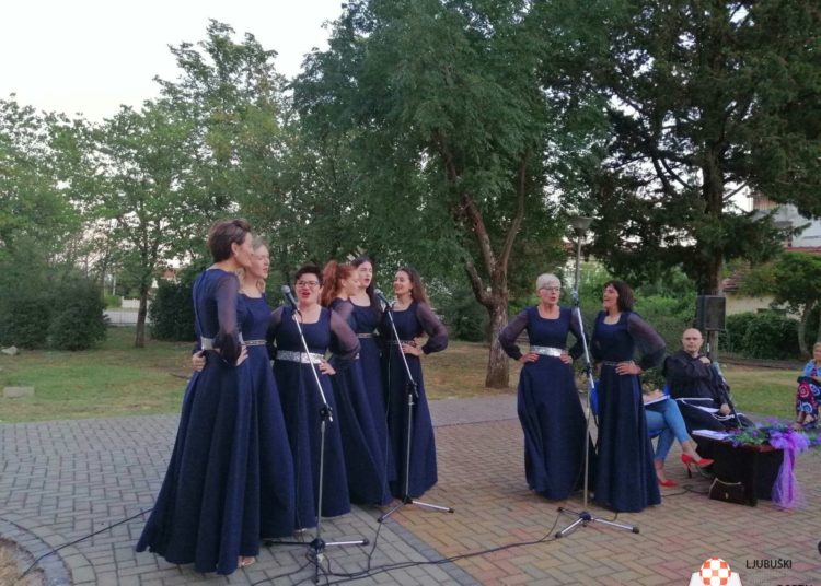 FOTO&VIDEO: Fra Mario Knezović na otvaranju “Ljubuškog ljeta”