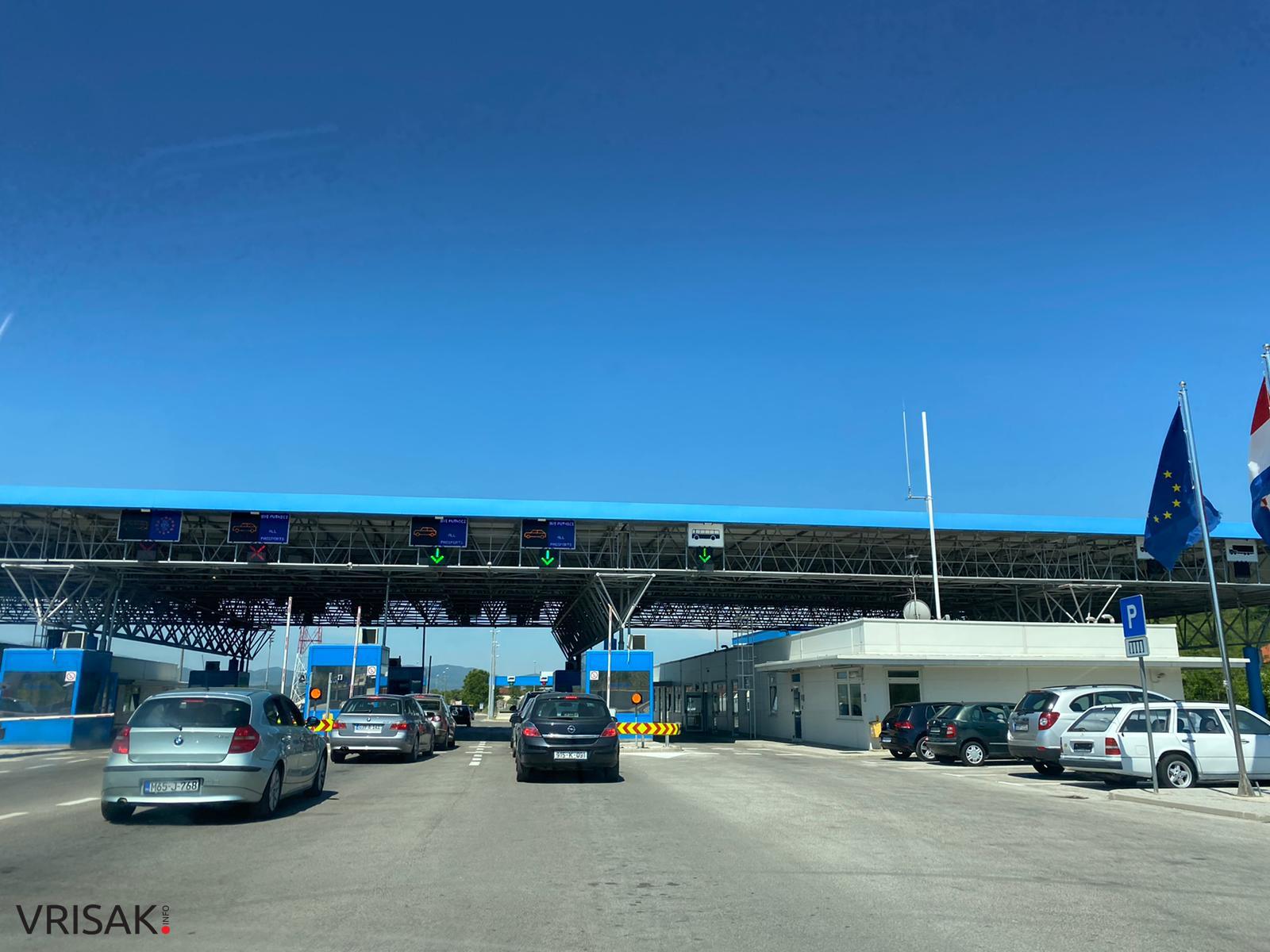 Gužve na granici; Hercegovci pohrlili na more