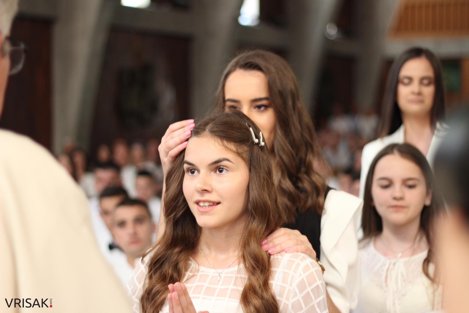 FOTO: Krizma u župi Kočerin