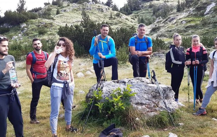Maturanti gimnazije Marka Marulića Tomislavgrad na opuštajućoj šetnji planinama!