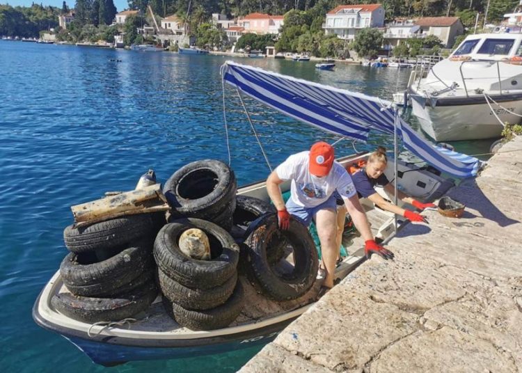 S dna mora u Hrvatskoj izvadili 70 kubika guma, akumulatora i boca