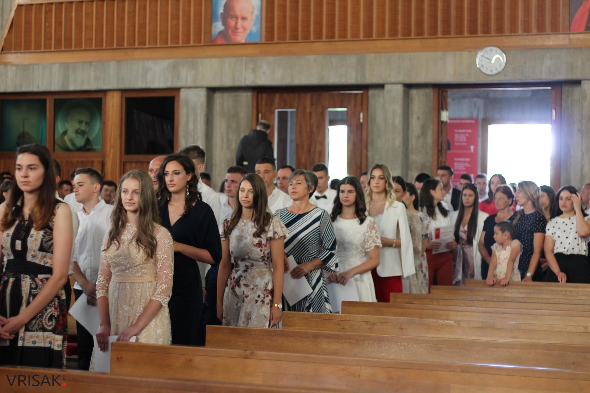 FOTO: Krizma u župi Kočerin