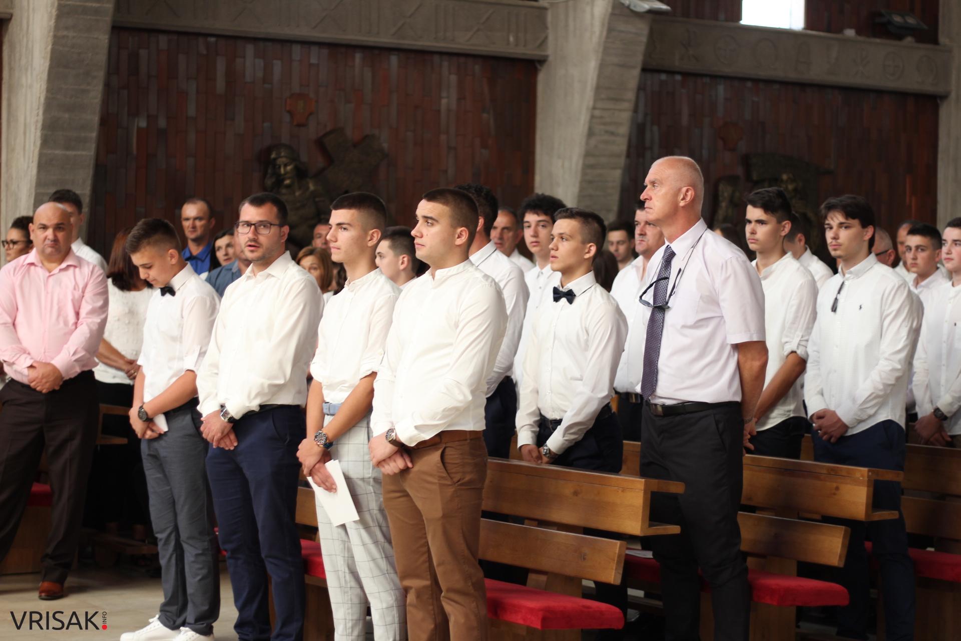 FOTO: Krizma u župi Kočerin