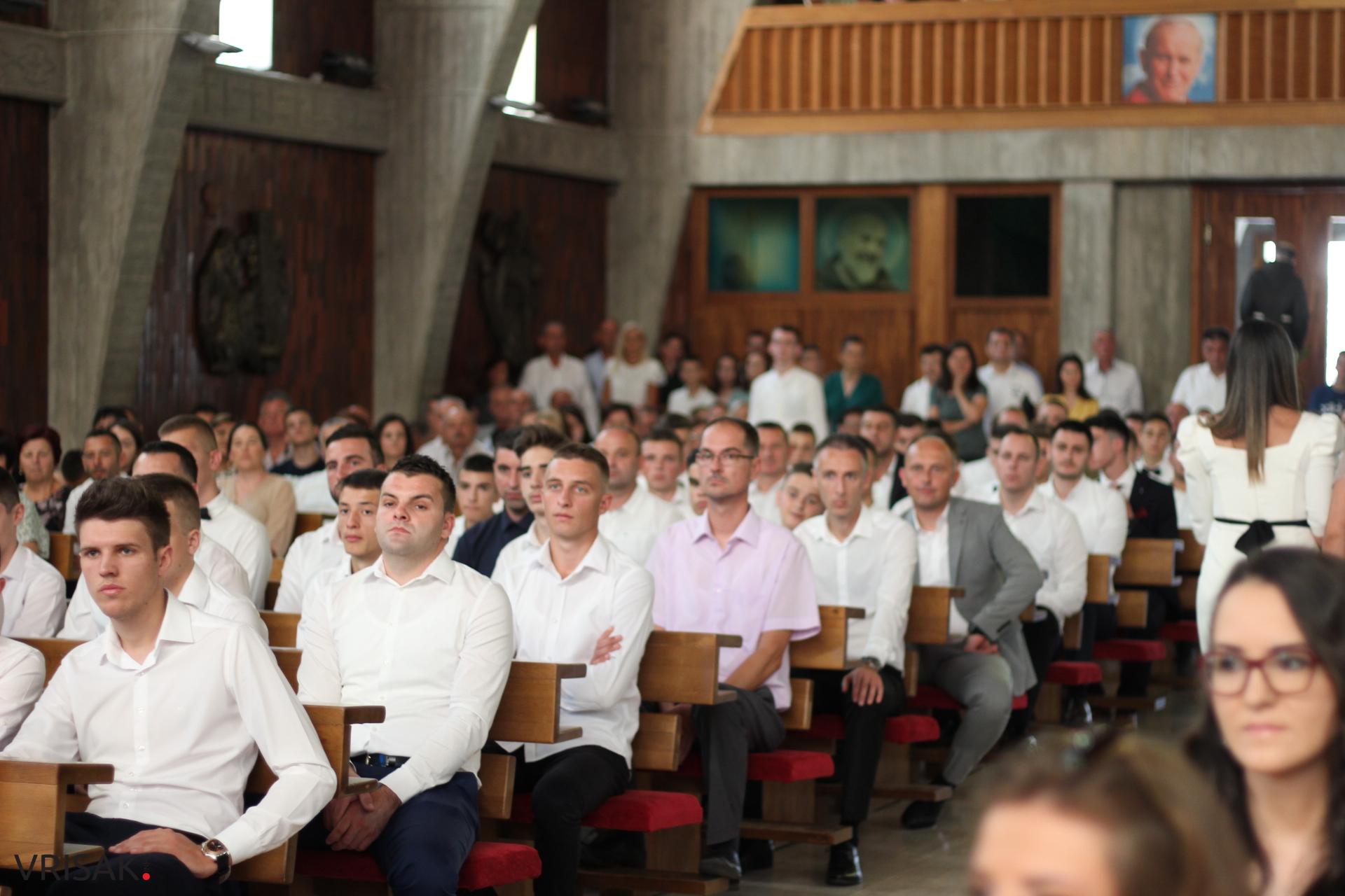 FOTO: Krizma u župi Kočerin