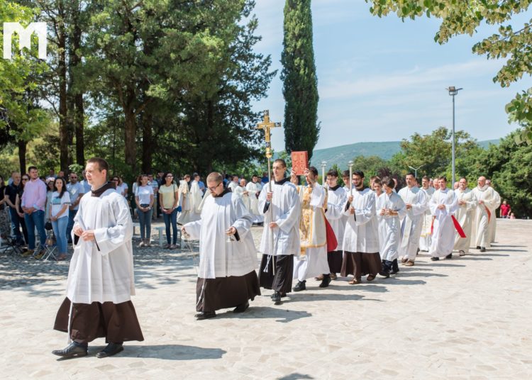 FOTO/ Mlada misa fra Renata Galića