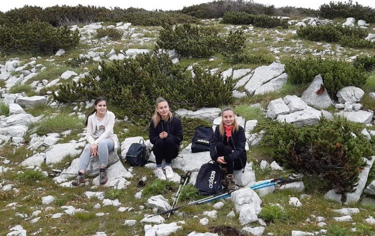 Maturanti gimnazije Marka Marulića Tomislavgrad na opuštajućoj šetnji planinama!