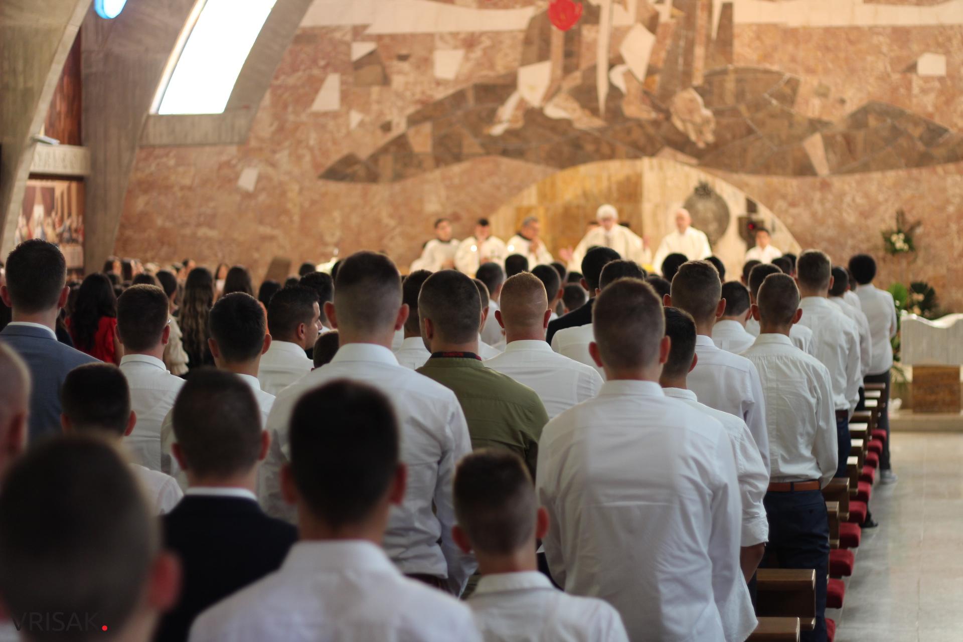 FOTO: Krizma u župi Kočerin