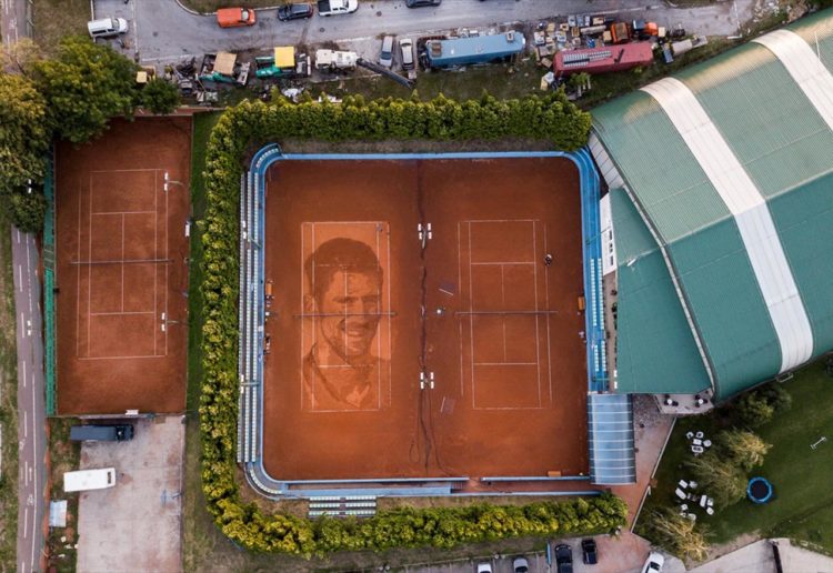 Na teniskom terenu nacrtali najveći portret Đokovića na svijetu