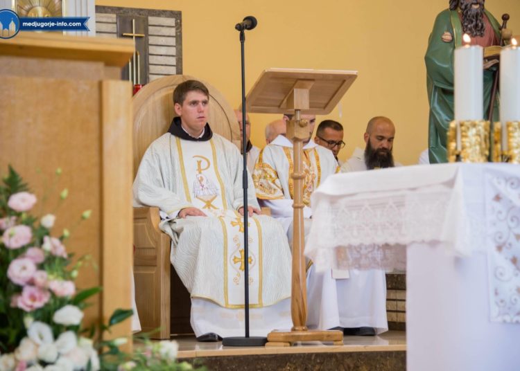 Fra Lovro Šimić u Međugorju proslavio mladu misu