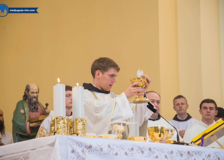 Fra Lovro Šimić u Međugorju proslavio mladu misu