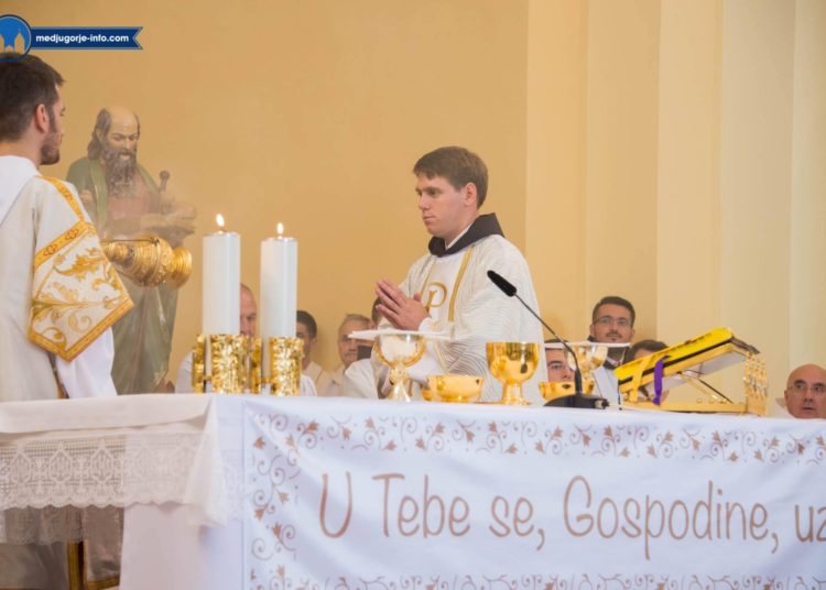 Fra Lovro Šimić u Međugorju proslavio mladu misu