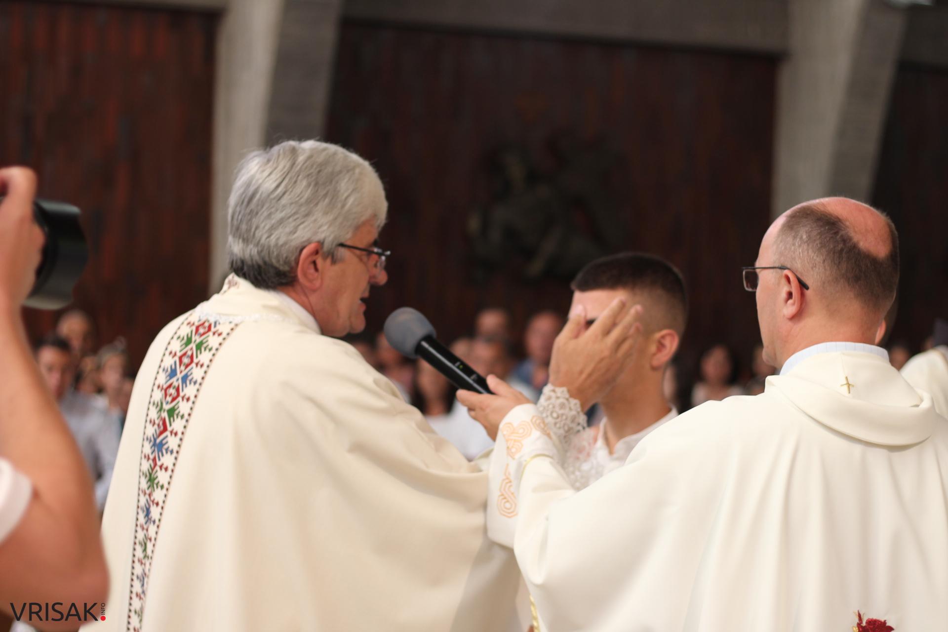 FOTO: Krizma u župi Kočerin