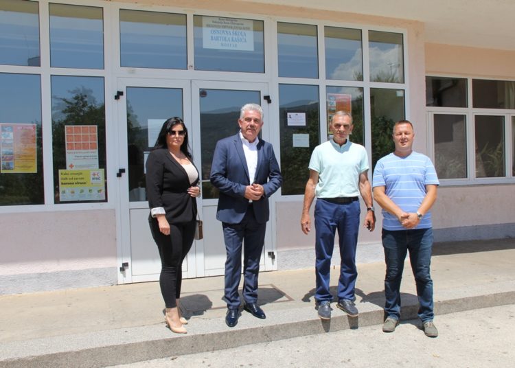 Herceg obišao novu športsku dvoranu Osnovne škole u Rodoču