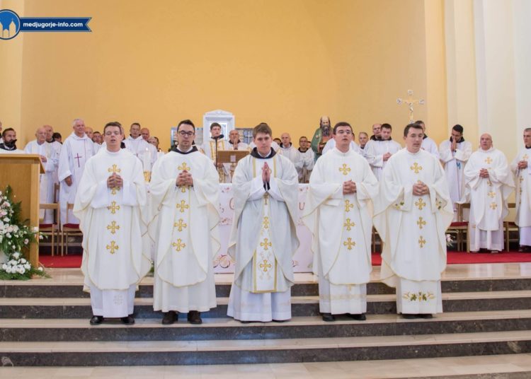 Fra Lovro Šimić u Međugorju proslavio mladu misu