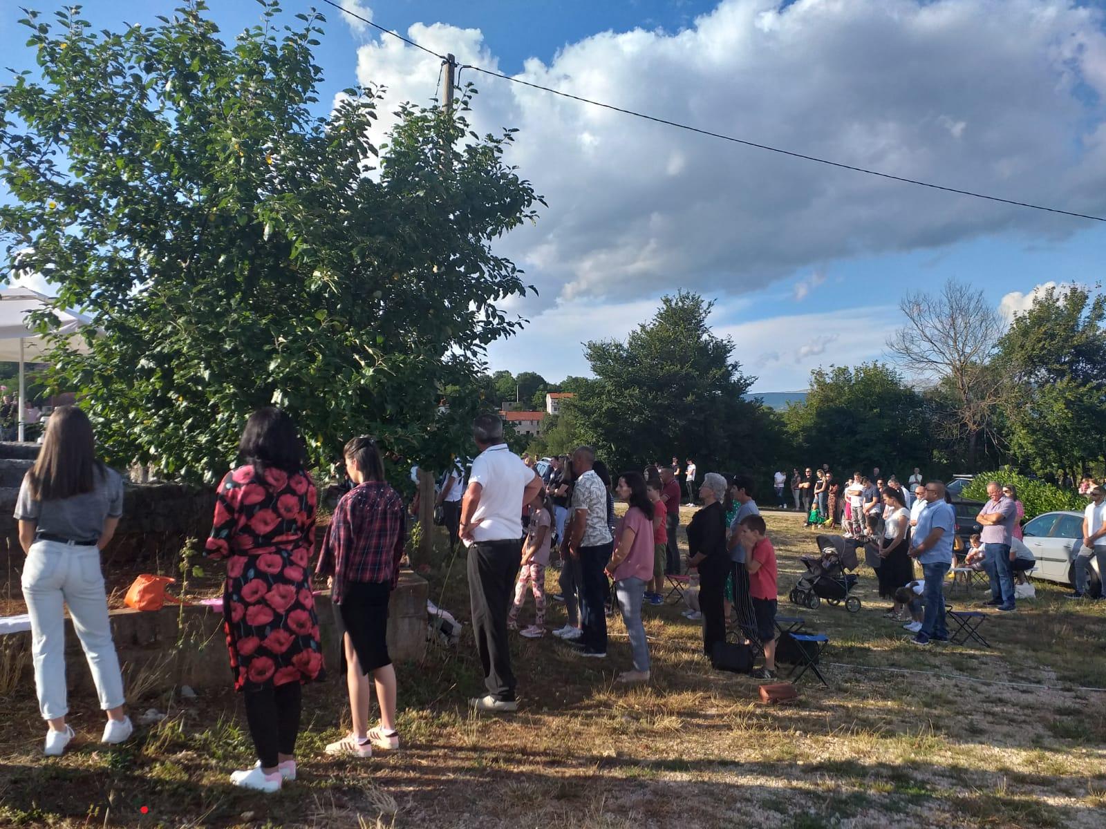 U nedjelju proslavljena sveta misa na ostatcima bazilike u Mokrom