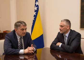 Komšićev savjetnik reketom pretukao čovjeka