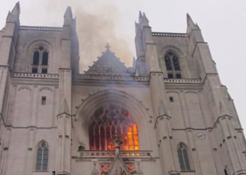 Izbjeglica iz Ruande osumnjičen za podmetanje požara u katedrali u francuskom Nantesu