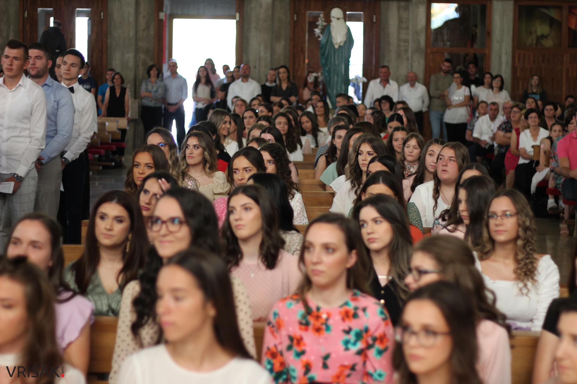 FOTO: Krizma u župi Kočerin