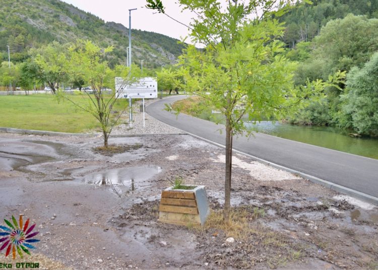 FOTO: U Borku se dogodila “erupcija” iz kanalizacijskog šahta