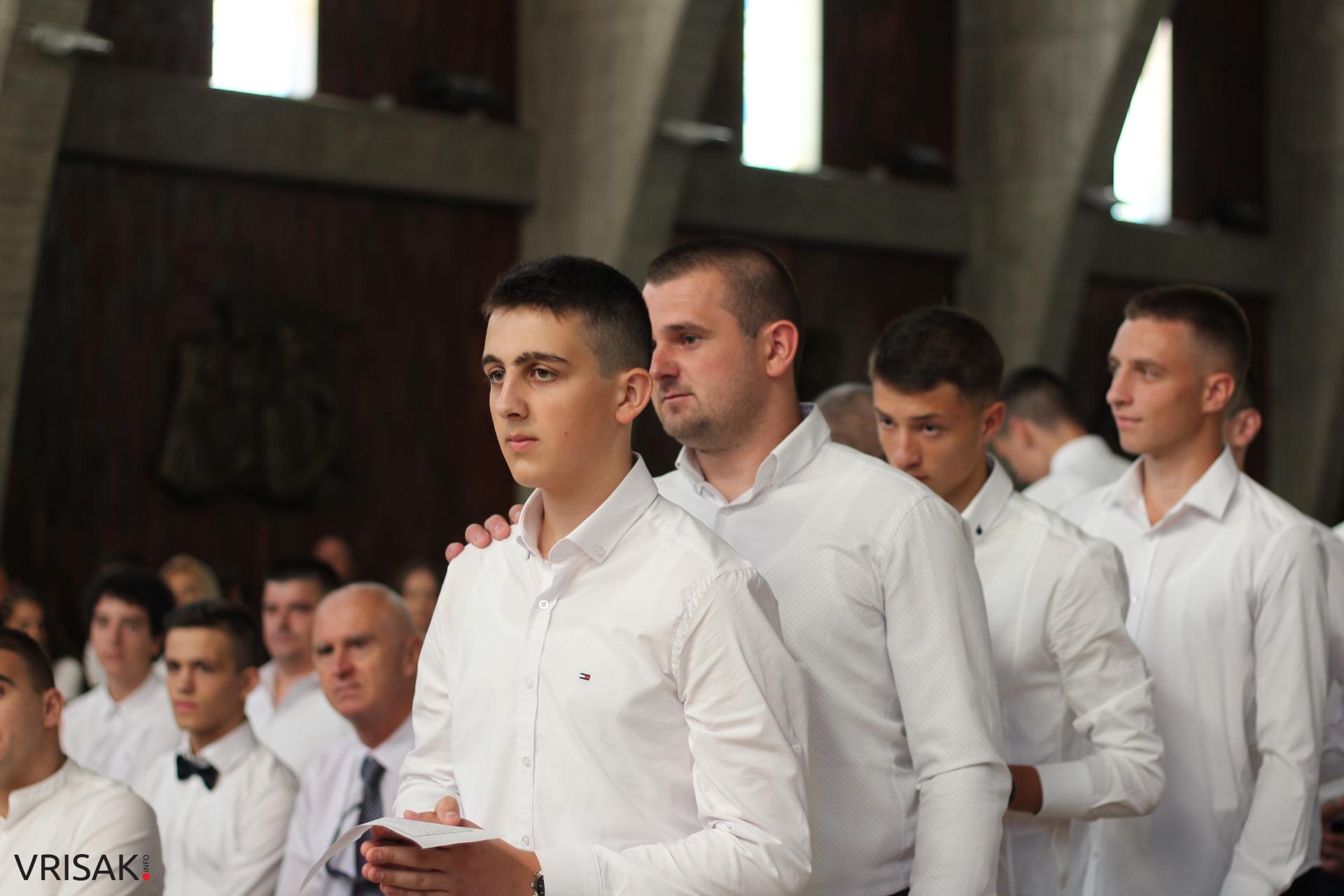 FOTO: Krizma u župi Kočerin