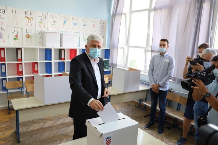 Čović glasovao na izborima za Hrvatski sabor