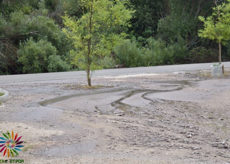 FOTO: U Borku se dogodila “erupcija” iz kanalizacijskog šahta