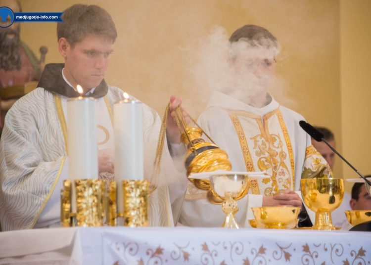 Fra Lovro Šimić u Međugorju proslavio mladu misu