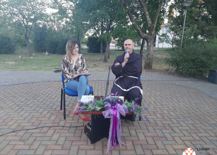 FOTO&VIDEO: Fra Mario Knezović na otvaranju “Ljubuškog ljeta”