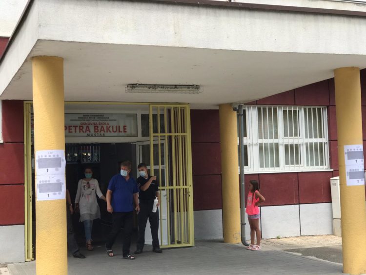 Glasovanje u Mostaru, suprotno spinovima pojedinih medija, protječe bez gužve
